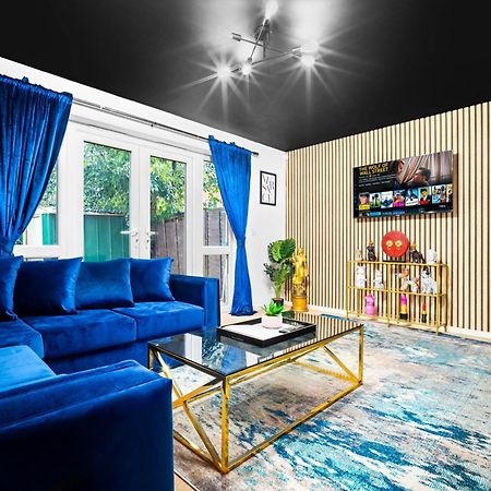 Stylish Manchester 4 Bed House W/Garden ✘ Sleeps 9 - Salford ☆ Free Parking → Smart Tvs In Every Bedroom ☆ Free Netflix & Ultra Fast Wifi ✪ 6 Min To City Centre, Close To Trafford Centre, Etihad Stadium, Manchester Arena, Clubs & More! Экстерьер фото