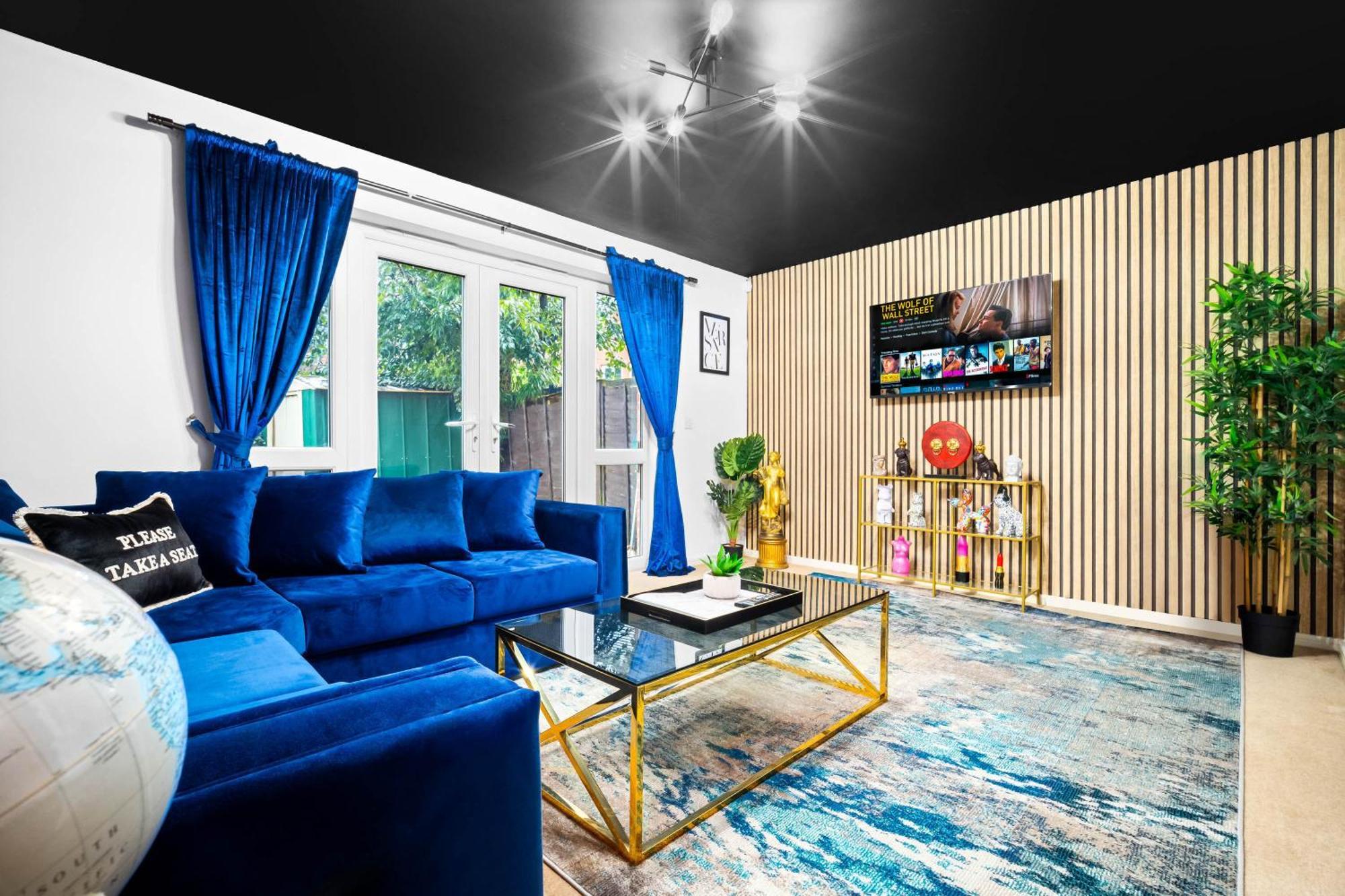 Stylish Manchester 4 Bed House W/Garden ✘ Sleeps 9 - Salford ☆ Free Parking → Smart Tvs In Every Bedroom ☆ Free Netflix & Ultra Fast Wifi ✪ 6 Min To City Centre, Close To Trafford Centre, Etihad Stadium, Manchester Arena, Clubs & More! Экстерьер фото