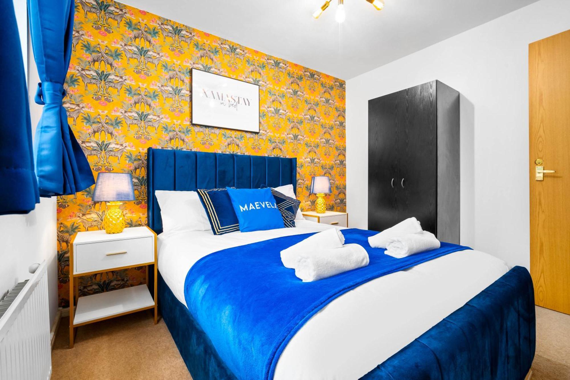 Stylish Manchester 4 Bed House W/Garden ✘ Sleeps 9 - Salford ☆ Free Parking → Smart Tvs In Every Bedroom ☆ Free Netflix & Ultra Fast Wifi ✪ 6 Min To City Centre, Close To Trafford Centre, Etihad Stadium, Manchester Arena, Clubs & More! Экстерьер фото