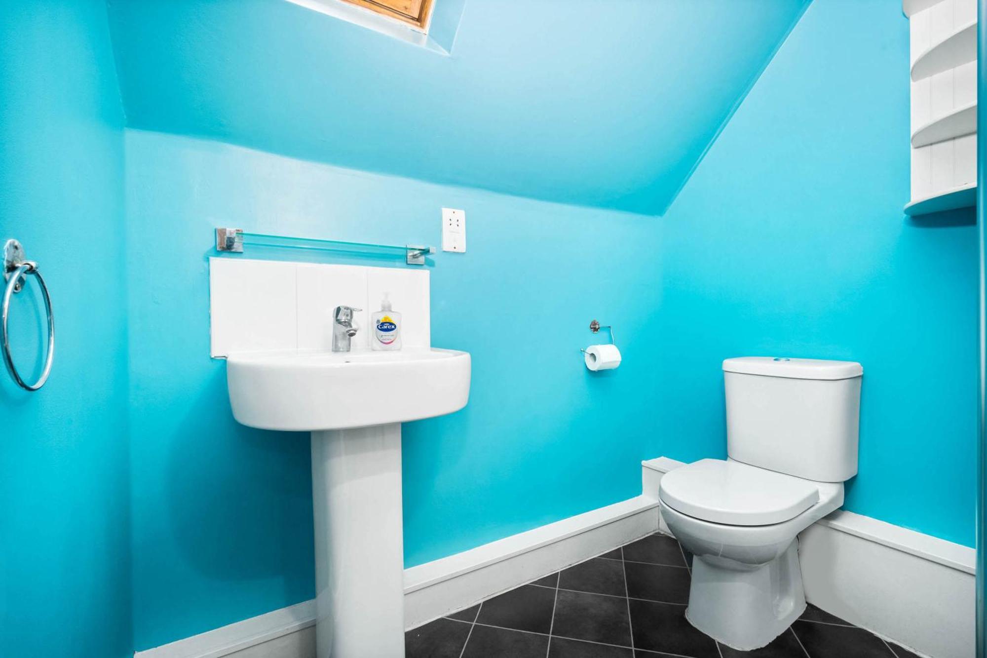 Stylish Manchester 4 Bed House W/Garden ✘ Sleeps 9 - Salford ☆ Free Parking → Smart Tvs In Every Bedroom ☆ Free Netflix & Ultra Fast Wifi ✪ 6 Min To City Centre, Close To Trafford Centre, Etihad Stadium, Manchester Arena, Clubs & More! Экстерьер фото